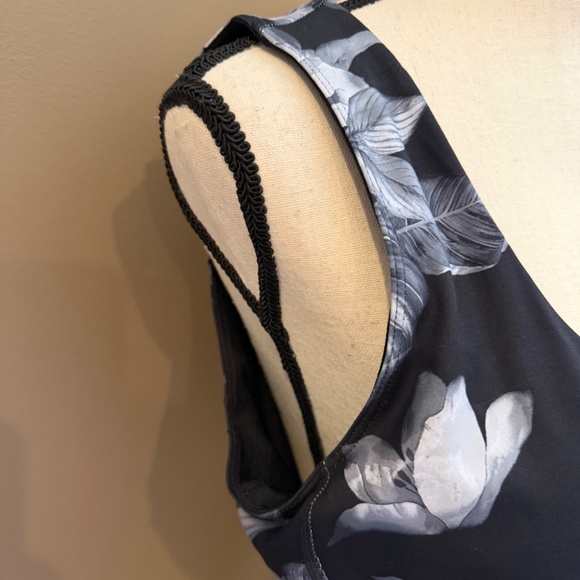 Skechers Gosculpt Magnolia Dreams Padded Sports Bra Black Floral, Size XL - Picture 3 of 9